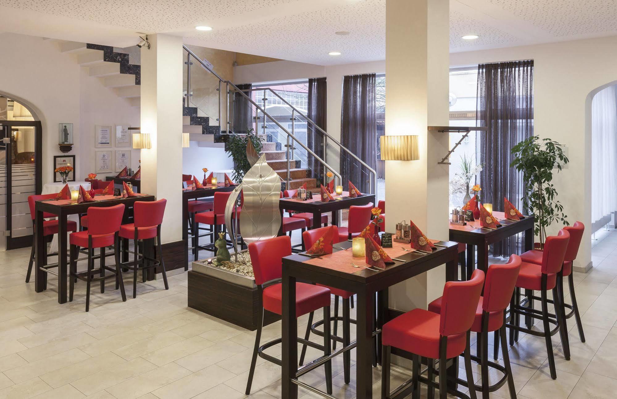 Zeller'S Quartier Hotel Koenigsbrunn Bagian luar foto