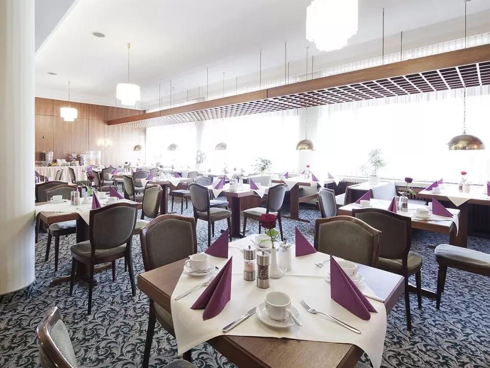 Zeller'S Quartier Hotel Koenigsbrunn Bagian luar foto